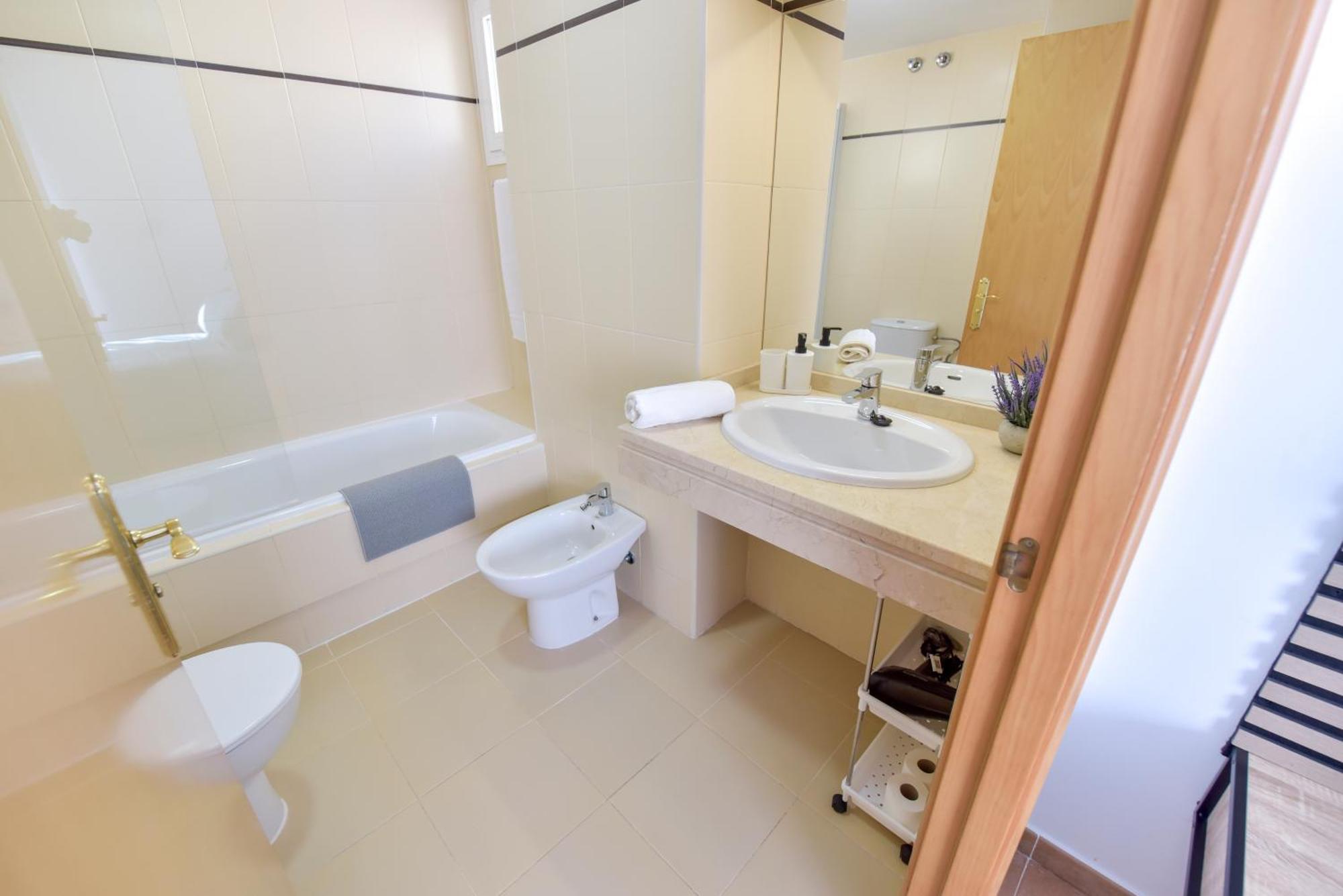 New Premium Apartment - Free Parking & Pools La Algaba Ngoại thất bức ảnh